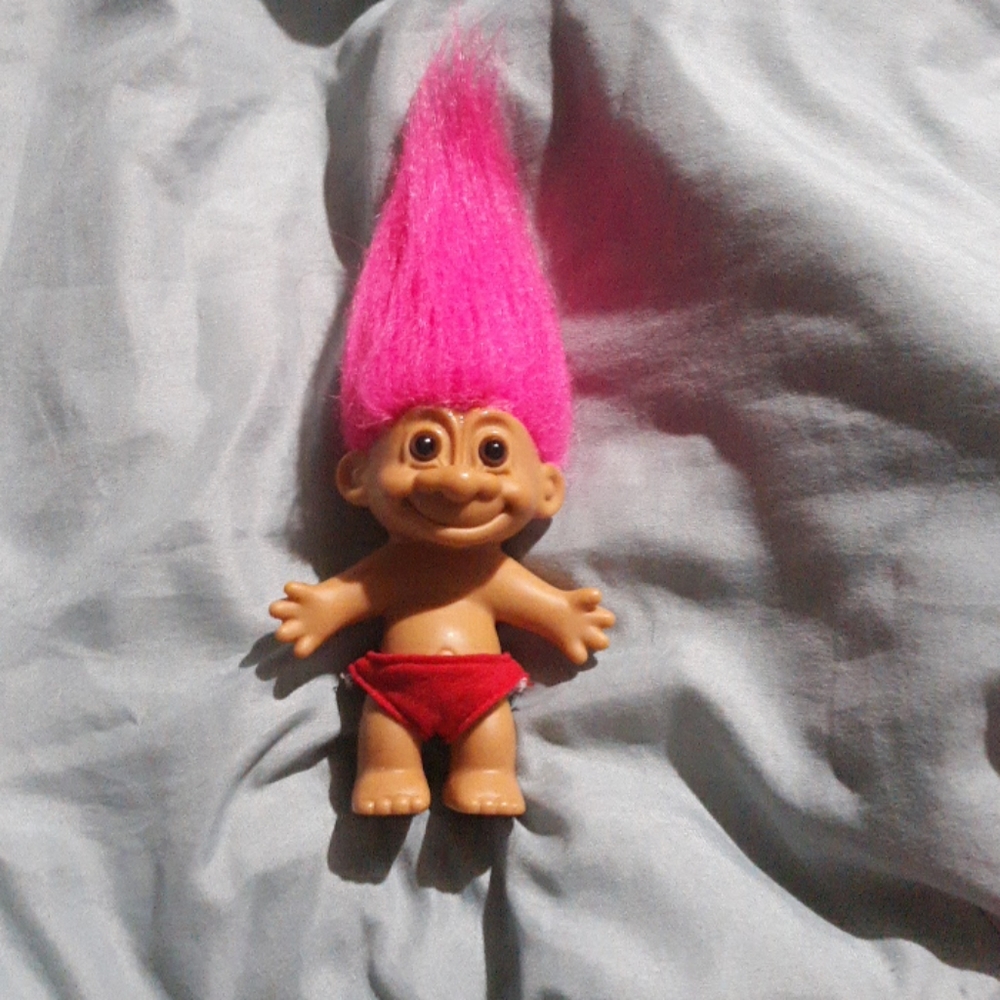 Russ pink haired troll